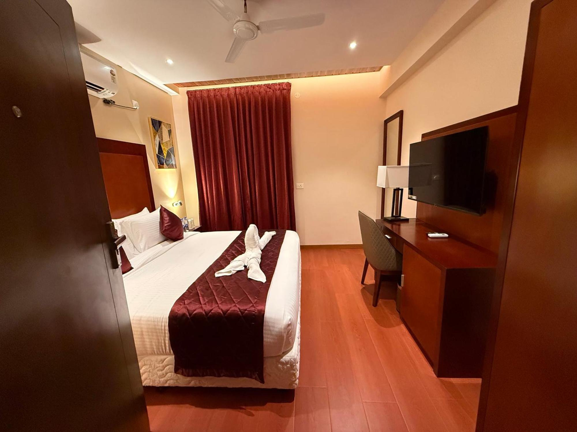 Park Avenue Hotel & Apartments Trichy Tiruchirappalli Buitenkant foto