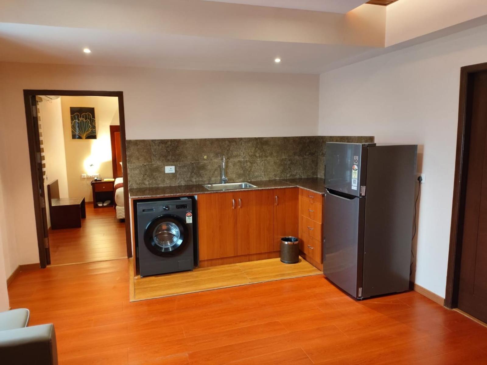 Park Avenue Hotel & Apartments Trichy Tiruchirappalli Buitenkant foto