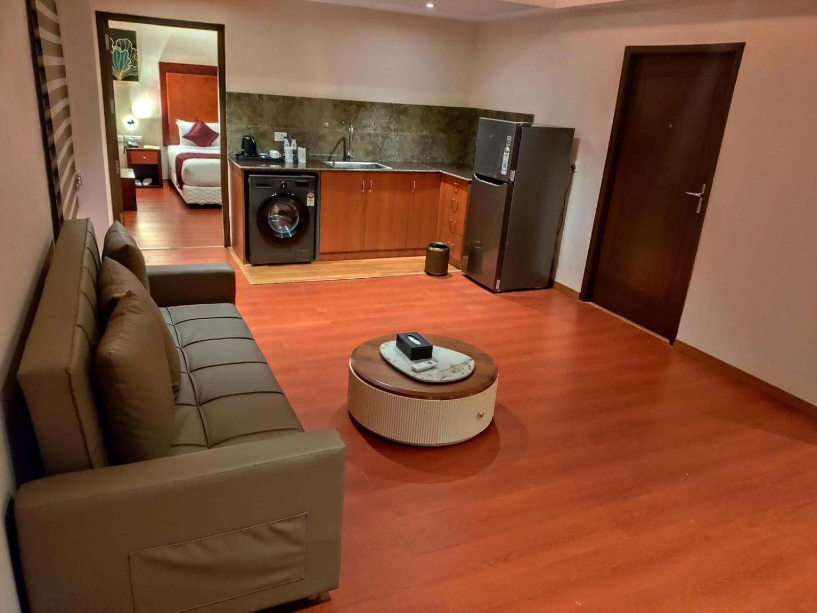 Park Avenue Hotel & Apartments Trichy Tiruchirappalli Buitenkant foto